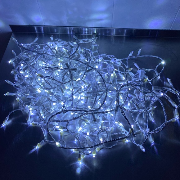 Christmas led icicles lights cool white 2 lights strings 7’ each - Picture 3 of 8